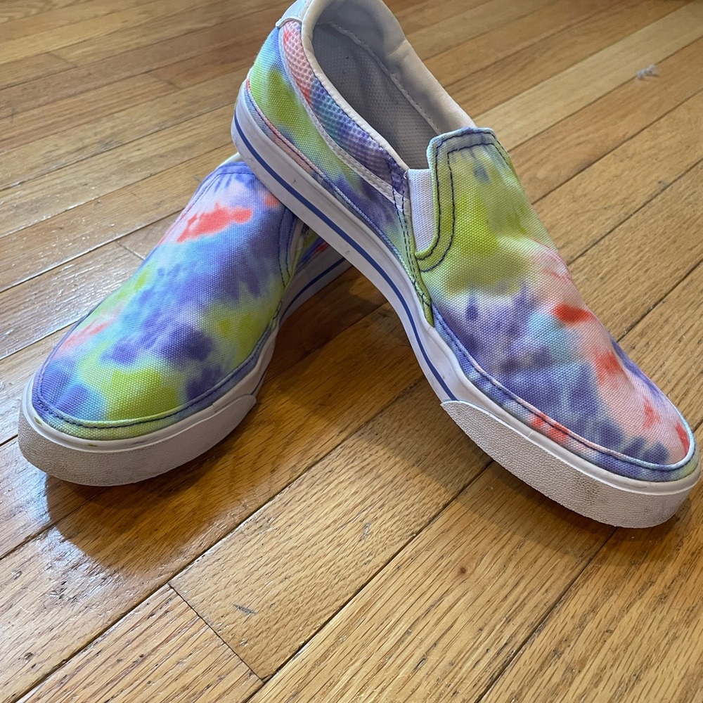 Nike Tie-Dye Slip-On Sneakers